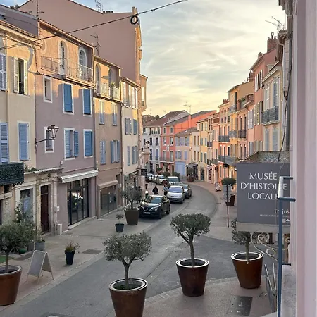 Omnia Charming 2 Bed And Aircon In Historic *