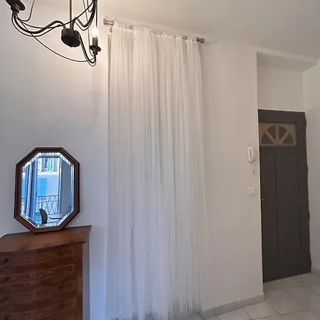 아파트 Omnia Charming 2 Bed And Aircon In Historic