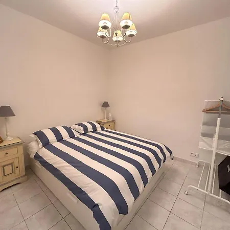 Omnia Charming 2 Bed And Aircon In Historic * Fréjus