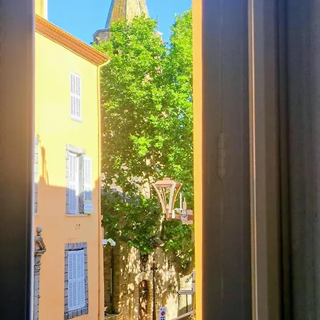 Omnia Charming 2 Bed And Aircon In Historic