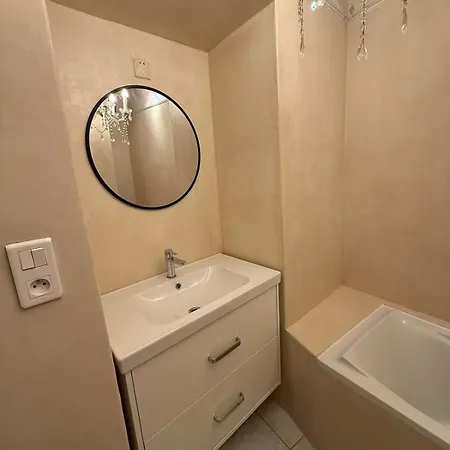 아파트 Omnia Charming 2 Bed And Aircon In Historic