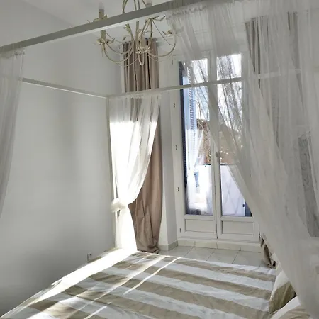아파트 Omnia Charming 2 Bed And Aircon In Historic Fréjus